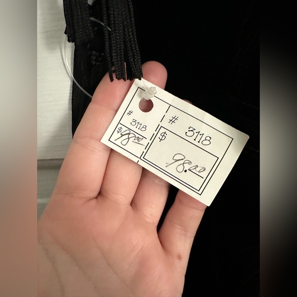 Shall, opera-fancy, textured, peacock design. - Picture 9 of 10